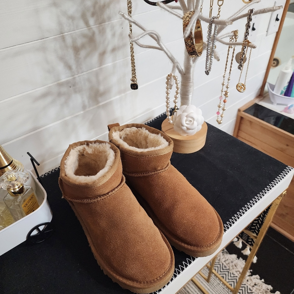 Ugg style Ugg ankle boots - Picture 8 of 10